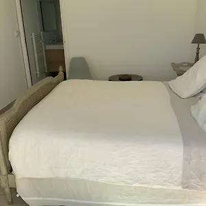 De La Dame Bed & Breakfast