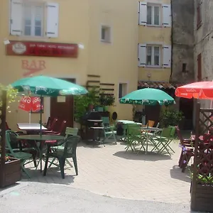 Le Coq En Pate Hotel