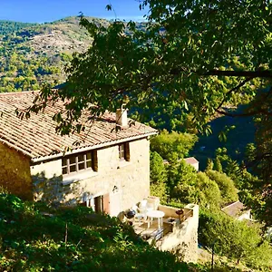 gite-lesquirou.hotels-rhonealpes.com/