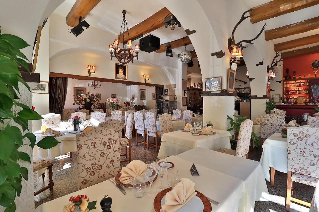 Logis Le Relais Imperial Hotel Saint-Vallier-de-Thiey
