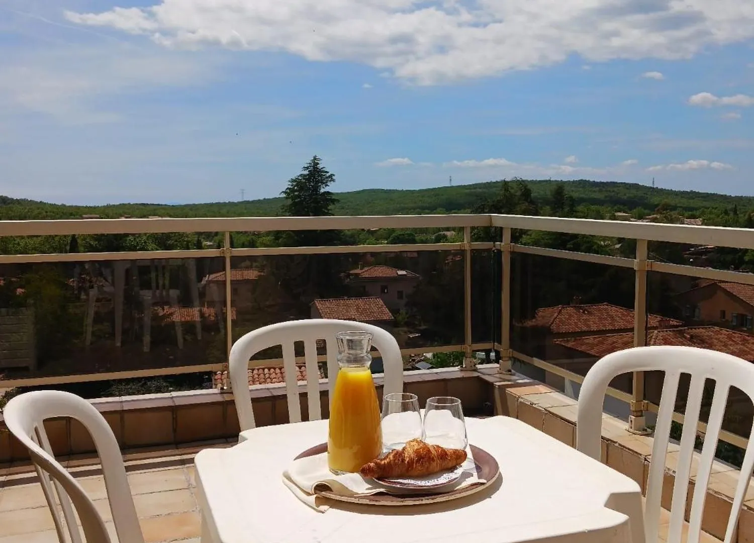 Logis Le Relais Imperial Hotel Saint-Vallier-de-Thiey 2*,  France