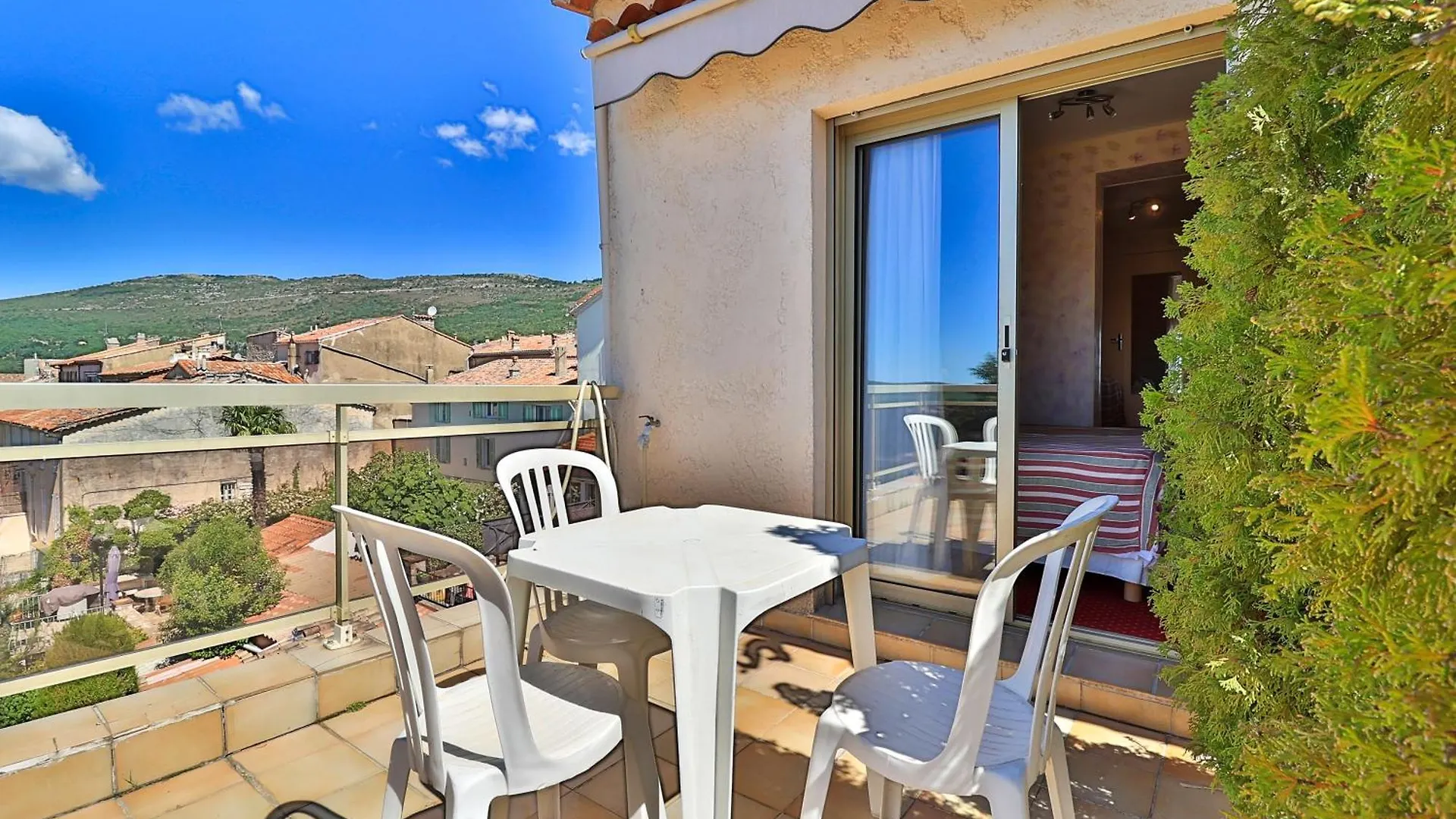 Logis Le Relais Imperial Hotel Saint-Vallier-de-Thiey