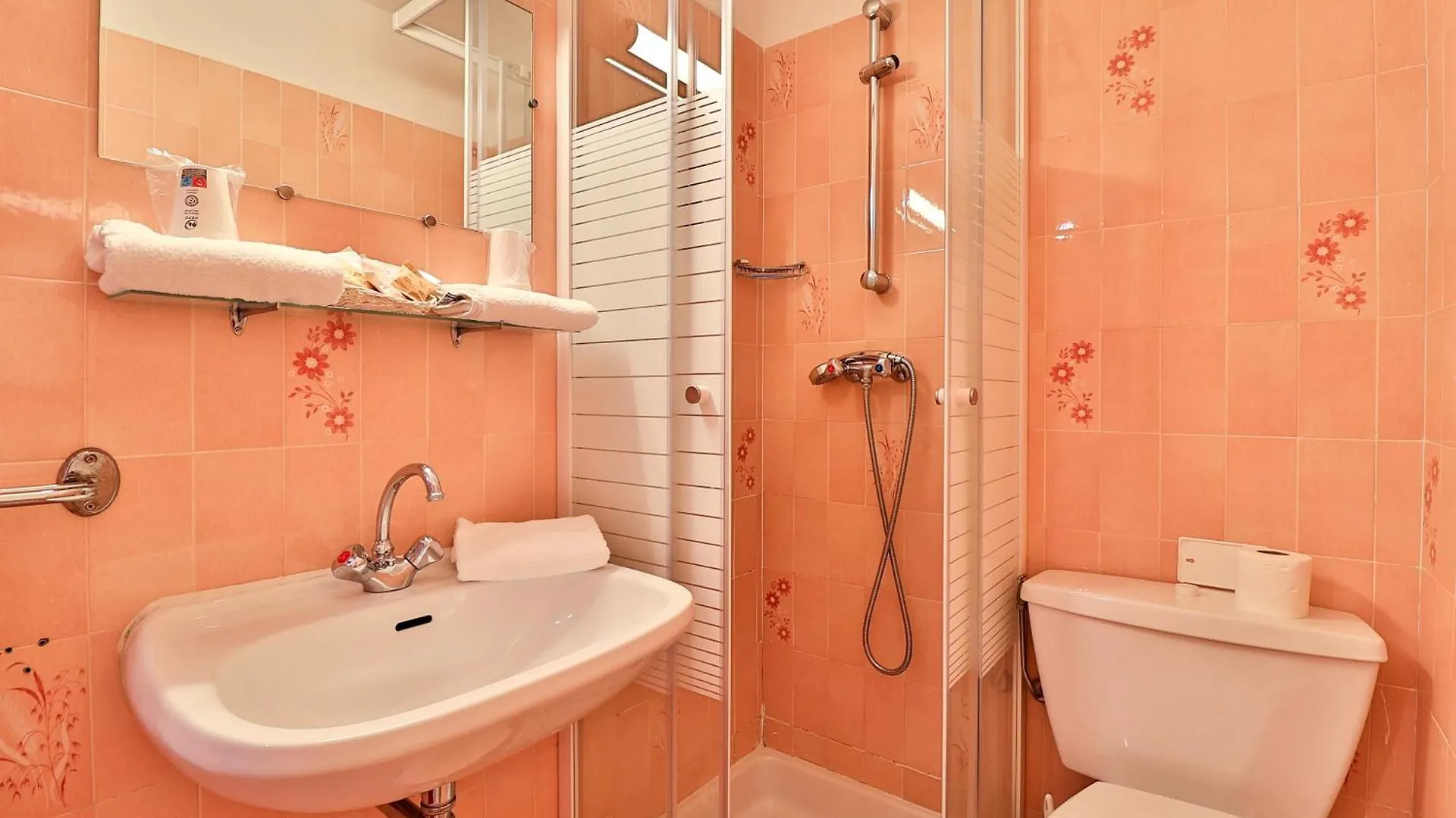 Logis Le Relais Imperial Hotel Saint-Vallier-de-Thiey
