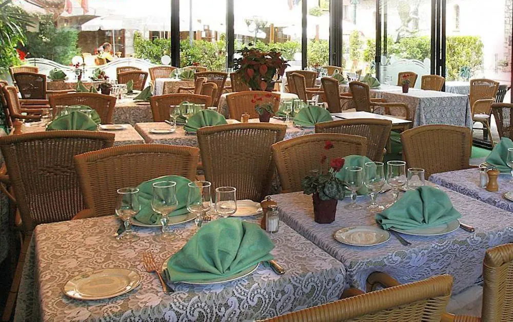 Logis Le Relais Imperial Hotel Saint-Vallier-de-Thiey